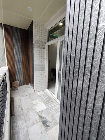 Balcony in 2 BHK Builder Floor at Shanti Plaza Vaishali, Vaishali Sector 4 – for Sale