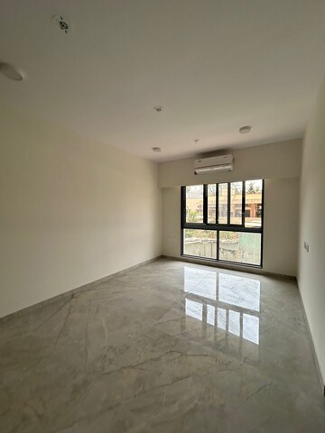 Room in 2 BHK Apartment at Ajmera Boulevard, Malad West – for Sale