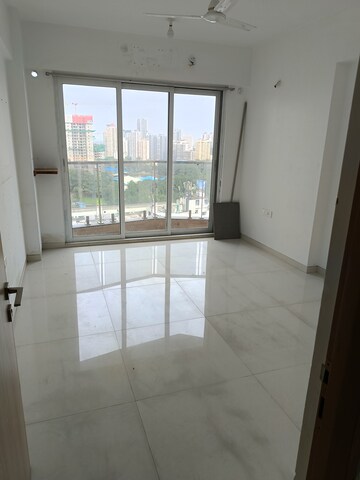 Room in 3 BHK Apartment at Soham Crystal Spires, Ghodbunder Road – for Sale