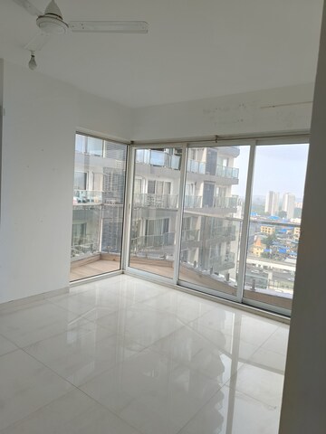 Room in 3 BHK Apartment at Soham Crystal Spires, Ghodbunder Road – for Sale