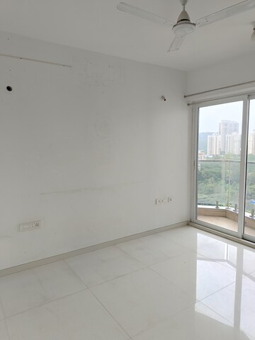 Room in 3 BHK Apartment at Soham Crystal Spires, Ghodbunder Road – for Sale