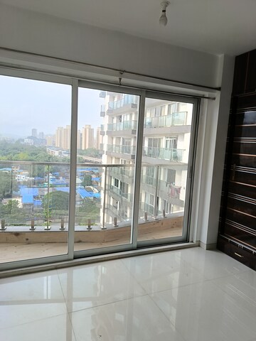 Room in 3 BHK Apartment at Soham Crystal Spires, Ghodbunder Road – for Sale