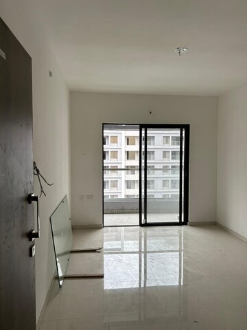 Room in 2 BHK Apartment at Roshan Milestone, Tathawade – for Sale