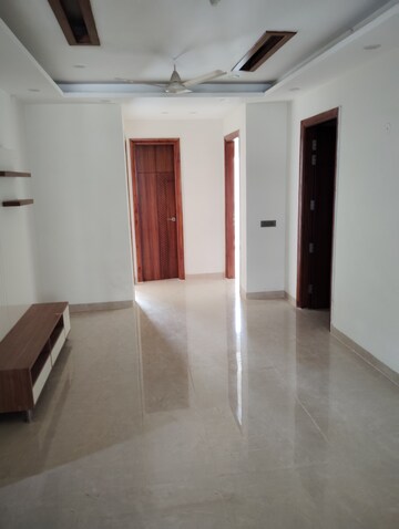 Room in 4 BHK Builder Floor at BPTP Eden Estate, Sector 81 – for Sale
