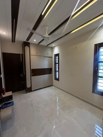 Room in 3 BHK Villa at Sector 125 – for Sale