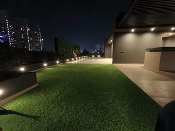 Swimming Pool in 4 BHK Builder Floor at DLF City Phase IV, Dlf Phase iv – for Sale