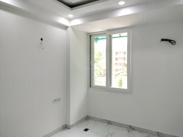 Room in 3 BHK Apartment at Sector 6, Dwarka – for Sale