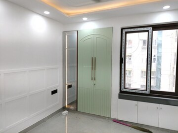 Room in 3 BHK Apartment at Sector 6, Dwarka – for Sale