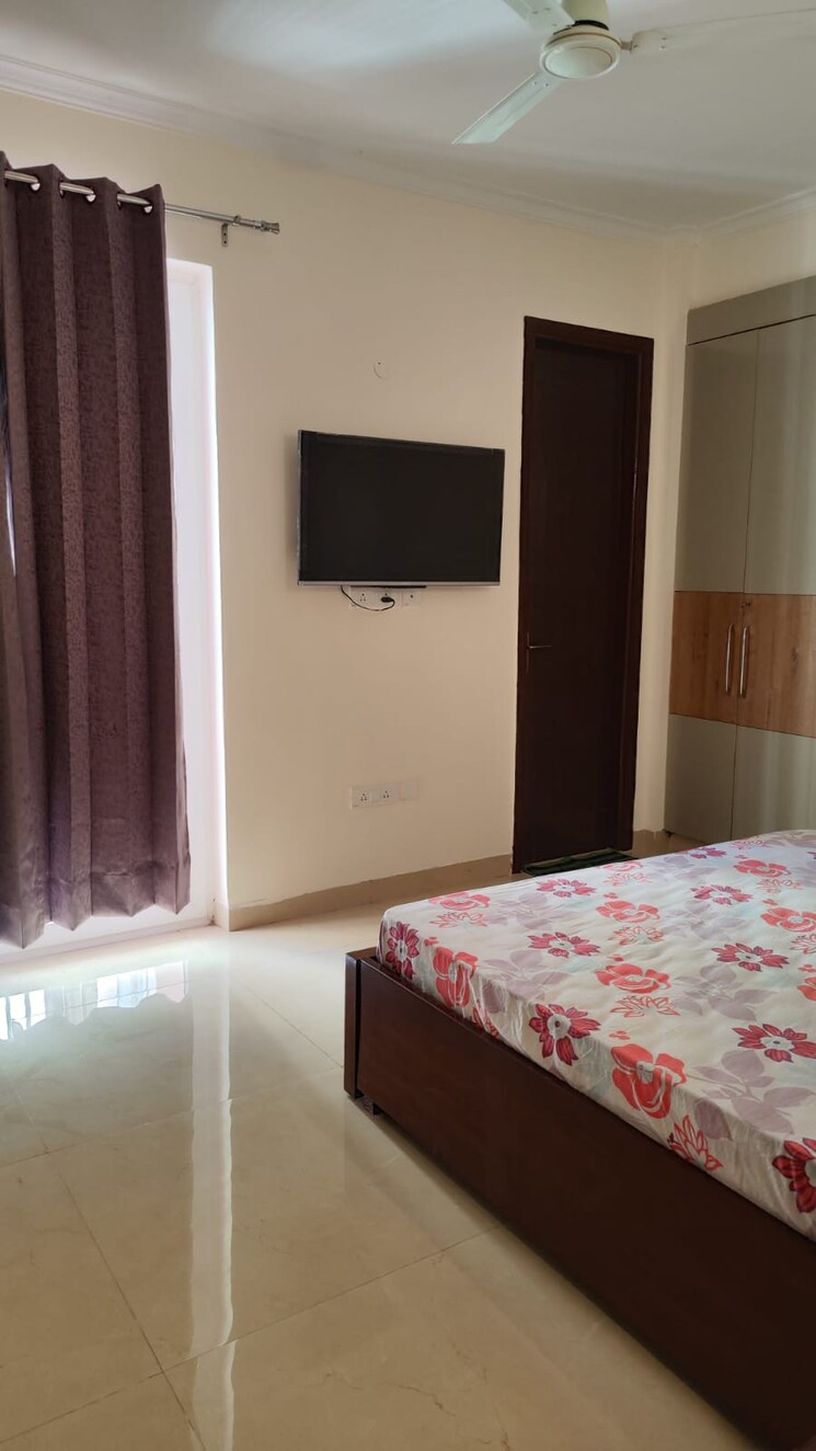 Bedroom, central-town 4 Bedroom 900 Sq.Ft. Independent House In Vip Road Zirakpur 7505122