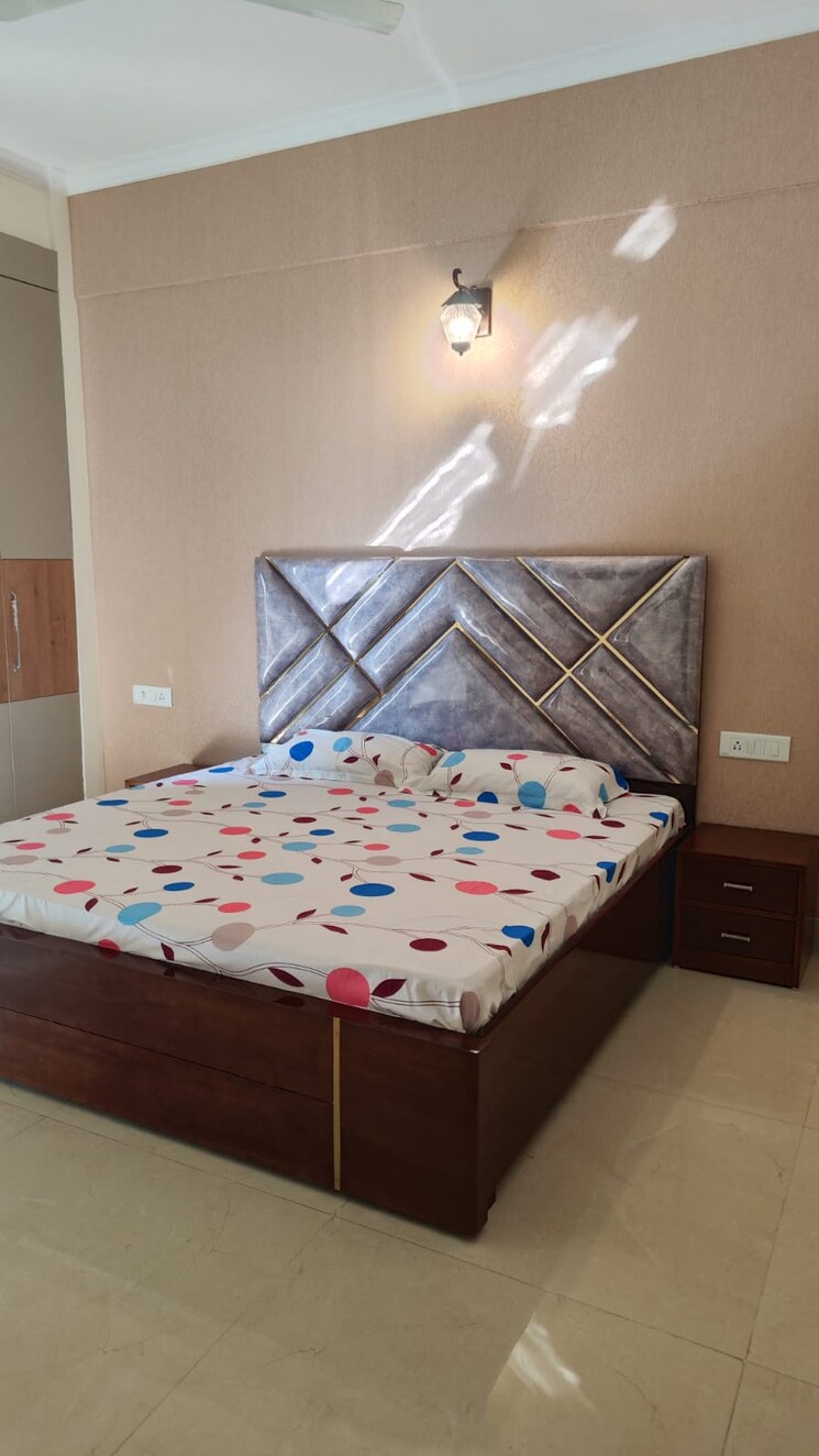 Bedroom, central-town 4 Bedroom 900 Sq.Ft. Independent House In Vip Road Zirakpur 7505122