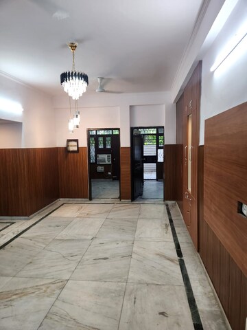 Parking in 3 BHK Builder Floor at Ardee City, Sector 52 – for Sale