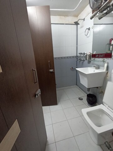 रेसिडेंशियल फ्लैट वर्ग फुट फॉर रेंट इन पश्चिम विहार दिल्ली  7505290