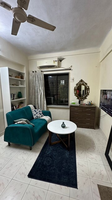 Studio Apartment For Rent in Khar West Mumbai  7505434