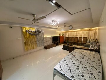 Living Room in 4 BHK Apartment at Santacruz West – for Sale