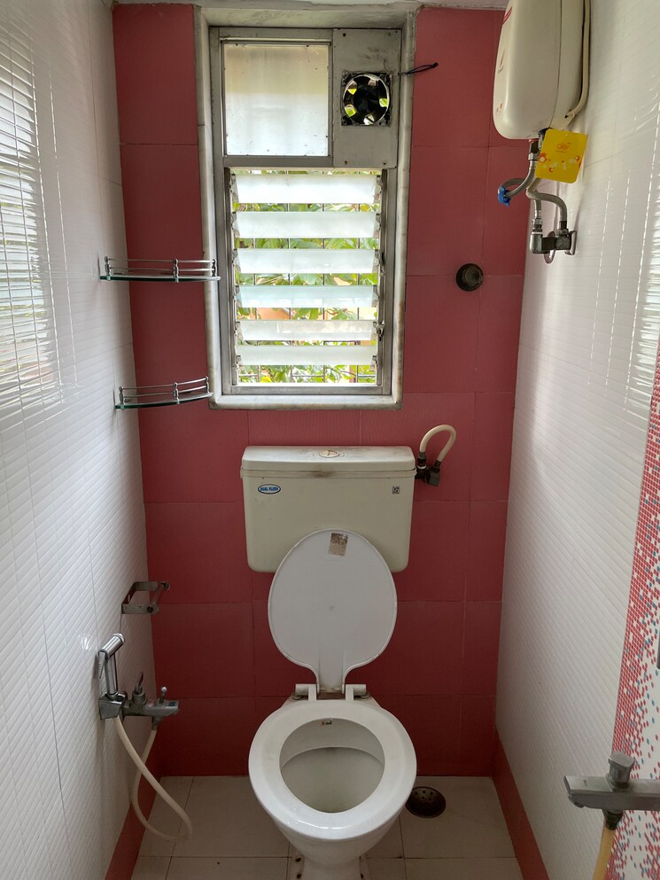 Bathroom, rajanigandha-apartment-matunga 1 Bedroom 540 Sq.Ft. Apartment In Matunga West Mumbai 7505536