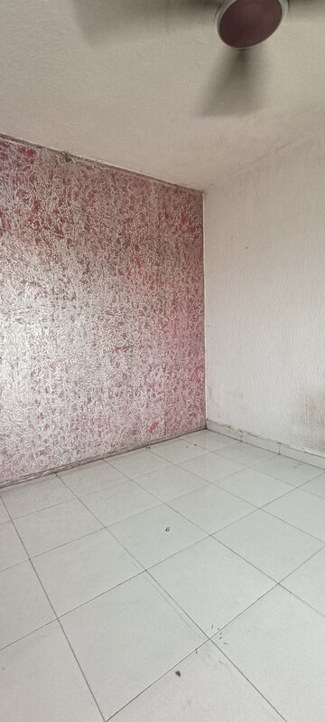 Room in 1 BHK Apartment at Sagar Avenue, Santacruz East – for Sale