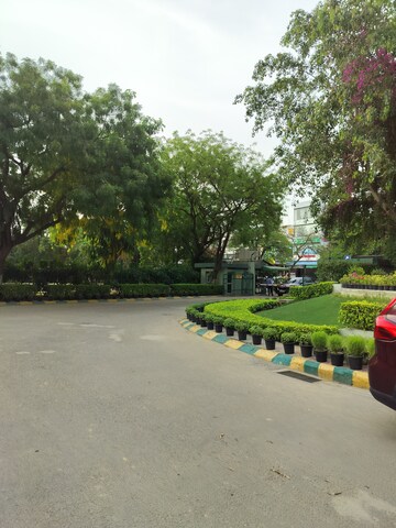 Parking in 5 BHK Apartment at Ansal Celebrity Homes, Sector 2 – for Sale