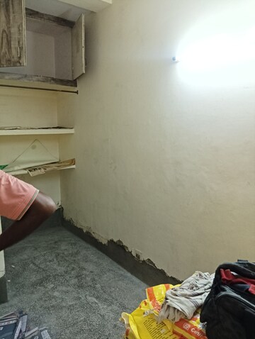 Furnished Amenities in 2 BHK Apartment at Vasant Apartment Mayur Vihar, Mayur Vihar 1 – for Rent