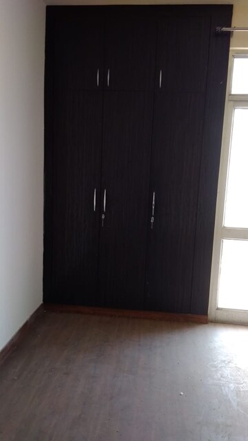Room in 3 BHK Apartment at Piyush Heights, Sector 89 – for Sale