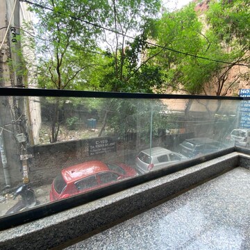 Swimming Pool in 3 BHK Builder Floor at Chattarpur – for Sale