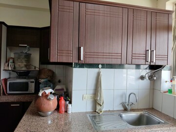 Kitchen in 3.5 BHK Apartment at Sweta Central Park II, Sector 48 – for Sale