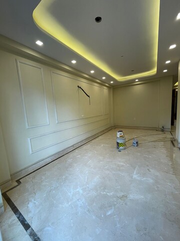Room in 4 BHK Builder Floor at SS Southend Floors, South City 2 – for Sale