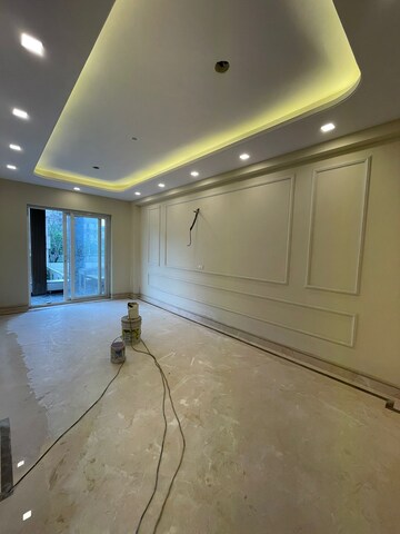 Room in 4 BHK Builder Floor at SS Southend Floors, South City 2 – for Sale