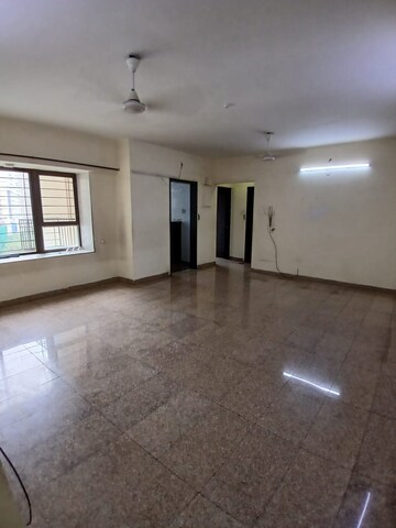 Room in 2.5 BHK Apartment at Evershine Crown, Kandivali East – for Sale