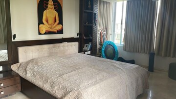 Bedroom in 2.5 BHK Apartment at Veena Saaz, Kandivali East – for Sale