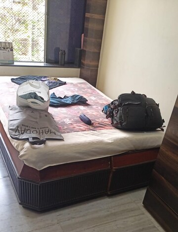 Bedroom in 2.5 BHK Apartment at Veena Saaz, Kandivali East – for Sale