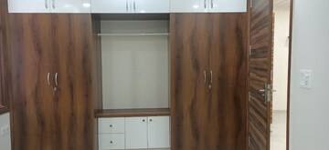 Furnished Amenities in 3 BHK Builder Floor at BPTP District 3, Sector 85 – for Sale