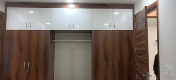 Furnished Amenities in 3 BHK Builder Floor at BPTP District 3, Sector 85 – for Sale