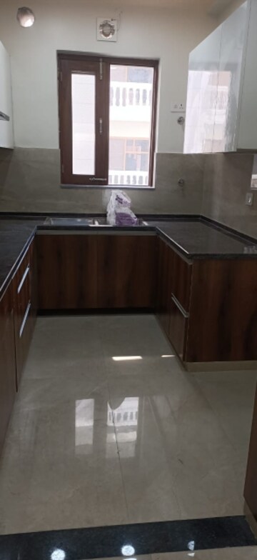 Kitchen in 3 BHK Builder Floor at BPTP District 3, Sector 85 – for Sale