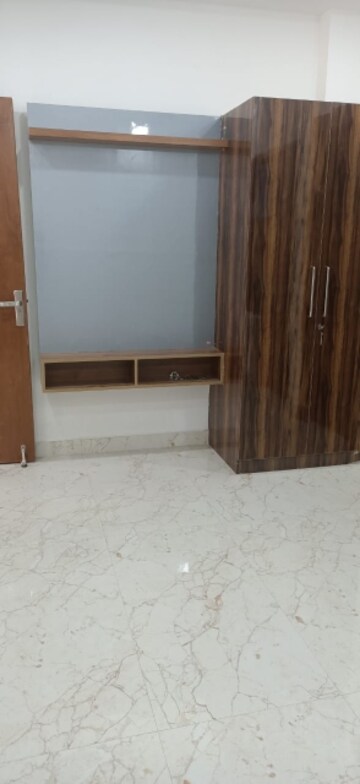 Room in 3 BHK Builder Floor at BPTP District 3, Sector 85 – for Sale