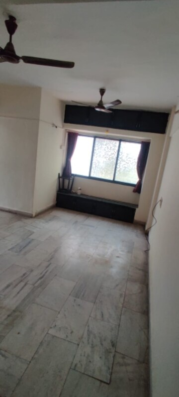 Room in 2 BHK Apartment at Dahisar East – for Sale