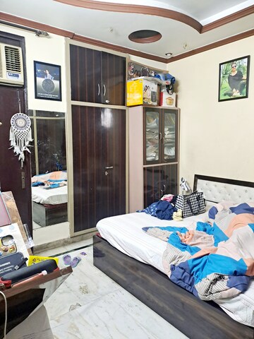 Bedroom in 3 BHK Builder Floor at Aman Plaza, Shakti Khand iv – for Sale