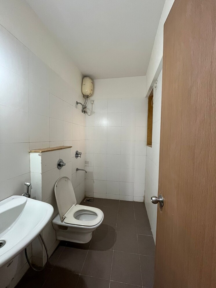 Bathroom, lodha-palava-exotica 2 Bedroom 1404 Sq.Ft. Apartment In Dombivli East Thane 7507710