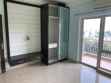 Room in 3 BHK Apartment at Pioneer Park Presidia, Sector 62 – for Sale