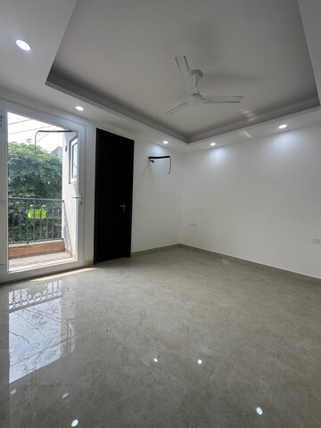 Room in 3 BHK Builder Floor at Saket – for Sale