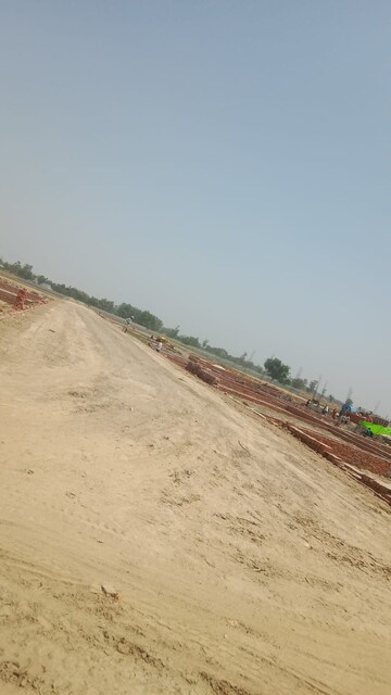  Plot – Exterior View View at Gosainganj - for Sale