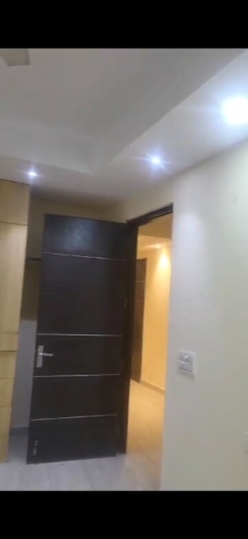 Room in 3 BHK Builder Floor at Paschim Vihar – for Sale