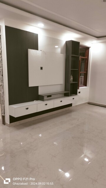 Room in 3 BHK Apartment at Shanti CHS Vasundhara, Vasundhara Sector 11 – for Sale
