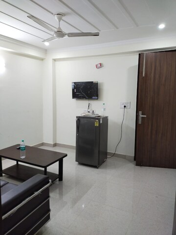 Master Bedroom in 1 BHK Builder Floor at Sector 46 – for Rent