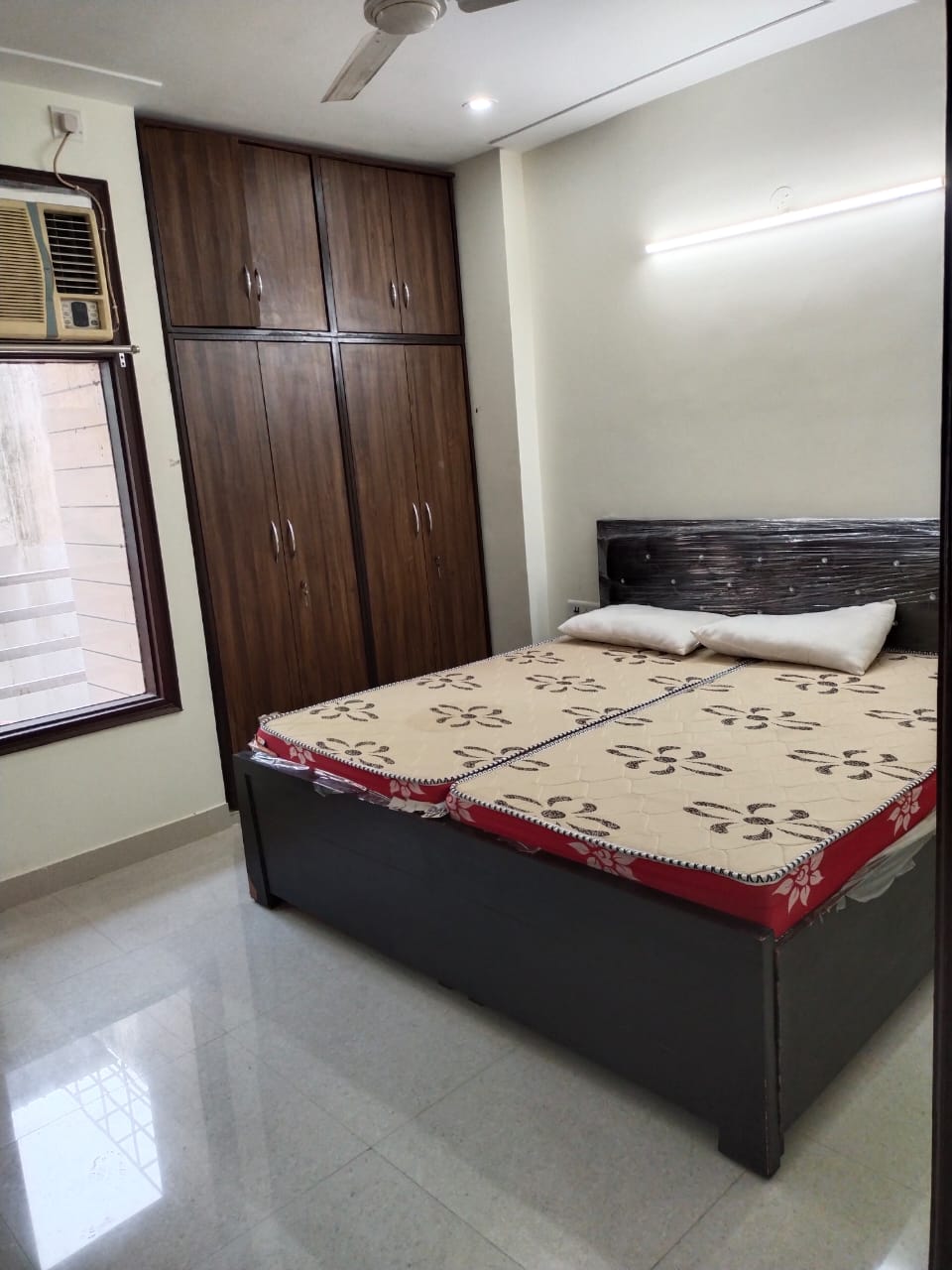 1 BHK + Pooja Room Builder Floor For Rent in Sector 46