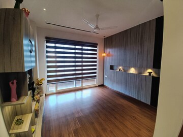 Room in 4 BHK Builder Floor at Ansal Sushant Lok I, Sector 43 – for Sale