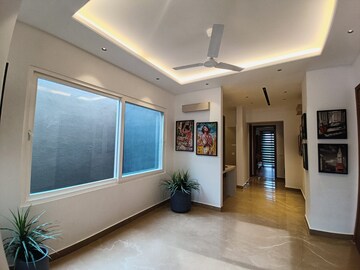 Room in 4 BHK Builder Floor at Ansal Sushant Lok I, Sector 43 – for Sale