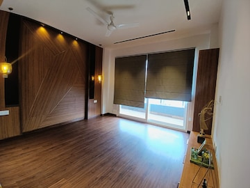 Room in 4 BHK Builder Floor at Ansal Sushant Lok I, Sector 43 – for Sale