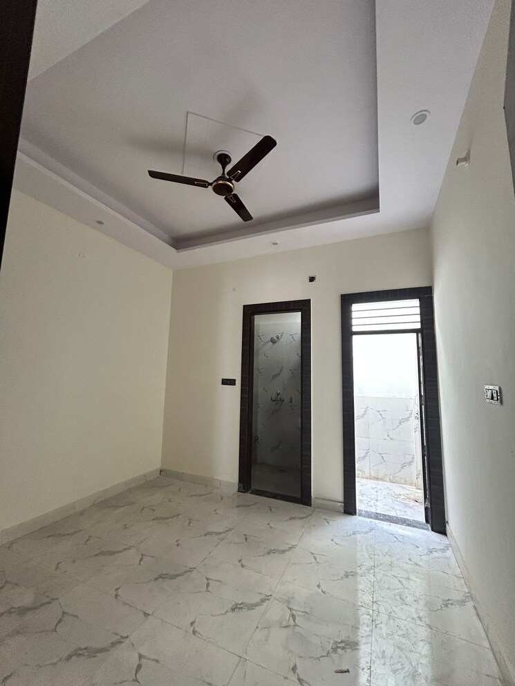 Room, chhapraula 2 Bedroom 100 Sq.Yd. Villa In Chhapraula Greater Noida 7508377