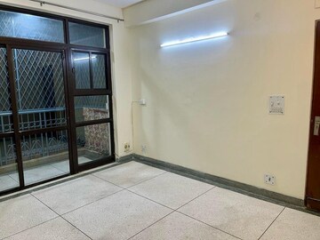 Room in 4 BHK Apartment at Emaar MGF The Palm Drive Studios, Sector 66 – for Sale
