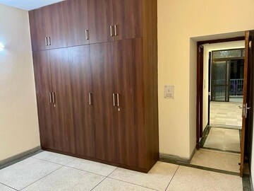 Room in 4 BHK Apartment at Emaar MGF The Palm Drive Studios, Sector 66 – for Sale